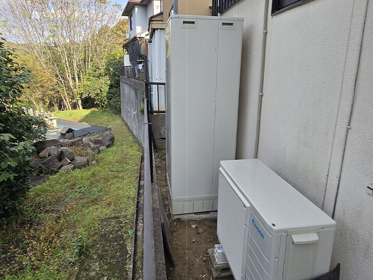 福山市春日町浦上　N様邸エコキュート取付工事「after」